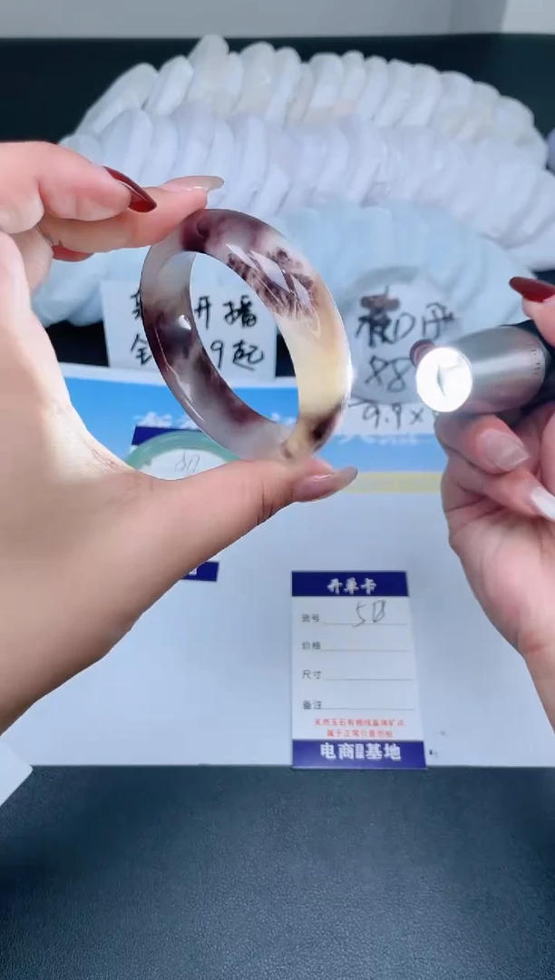 【闪购商品】石英质玉手镯未镶嵌518-55.3