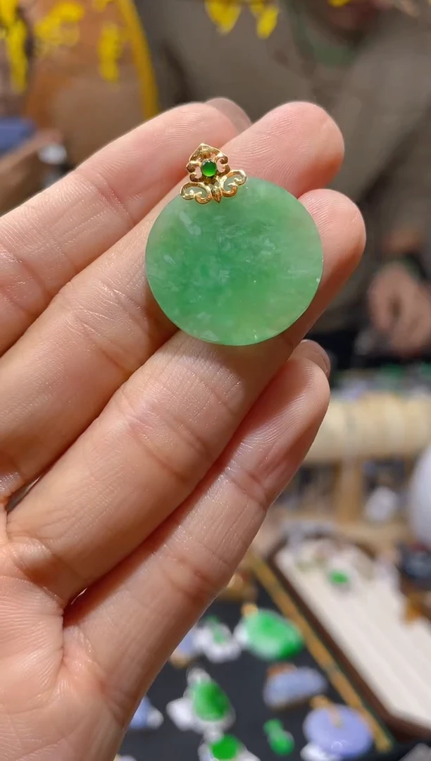 【闪购商品】翡翠颈饰18K金镶嵌假一赔三