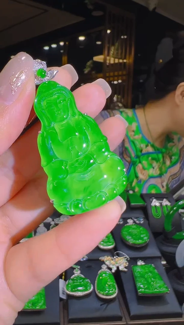 吊坠(赠链)18K金镶嵌翡翠117