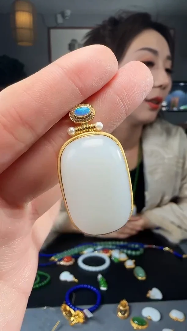 【闪购商品】和田玉吊坠(不含链)18K金镶嵌1