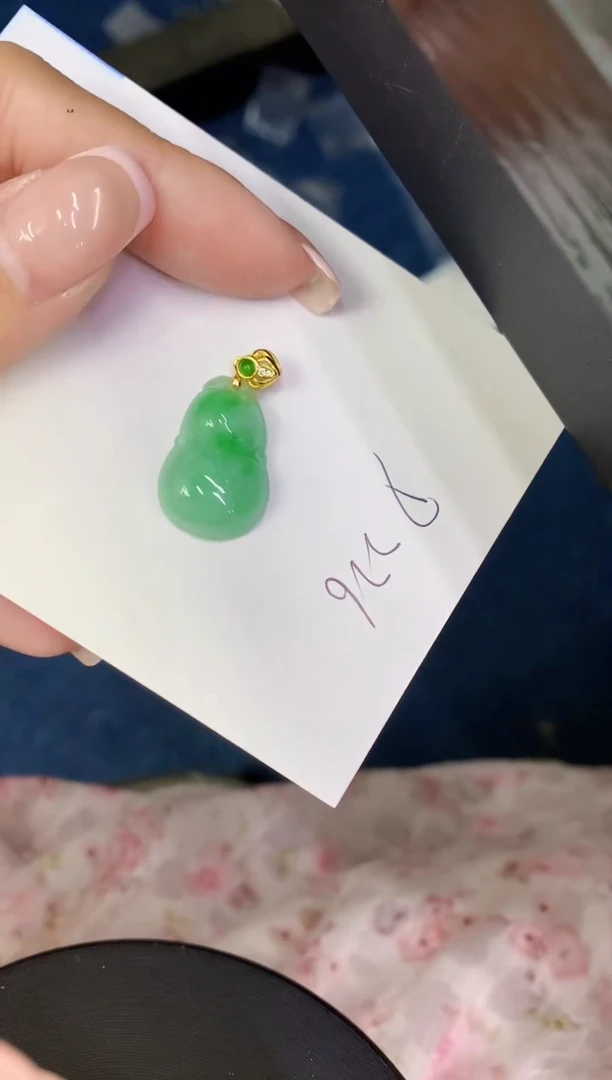 翡翠未镶嵌颈饰缅甸天然翡翠A货