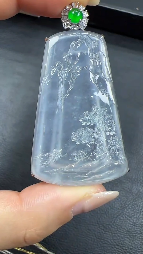 【闪购商品】翡翠挂件18K金镶嵌山水牌