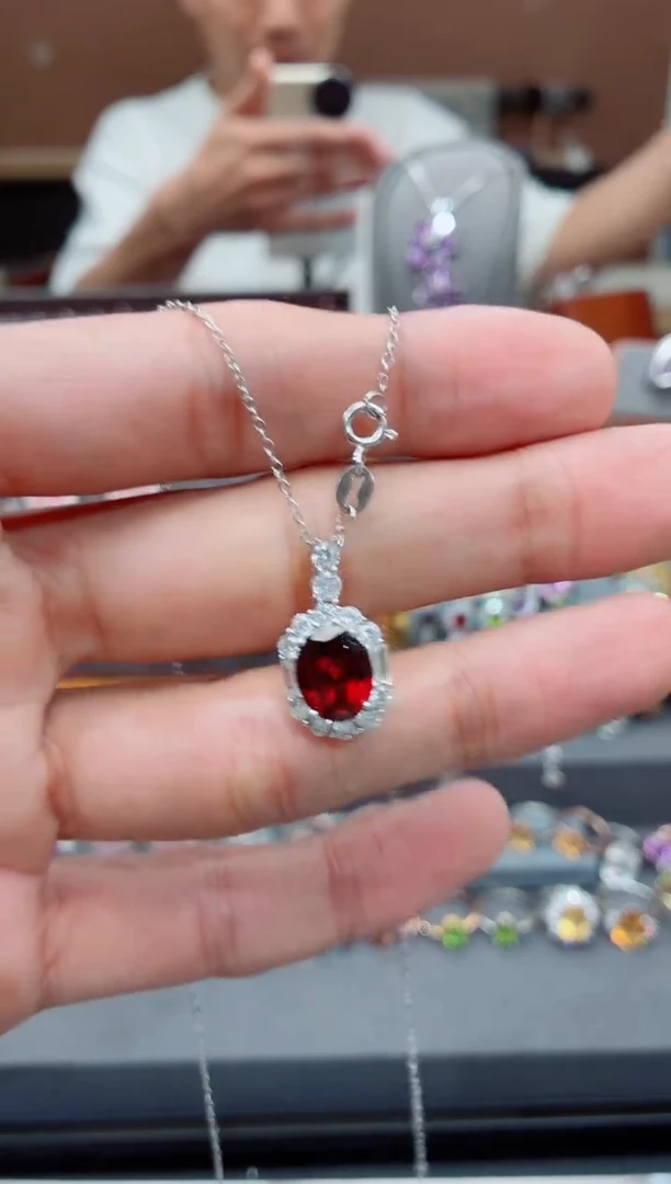 石榴石吊坠银S925镶嵌石榴石吊坠