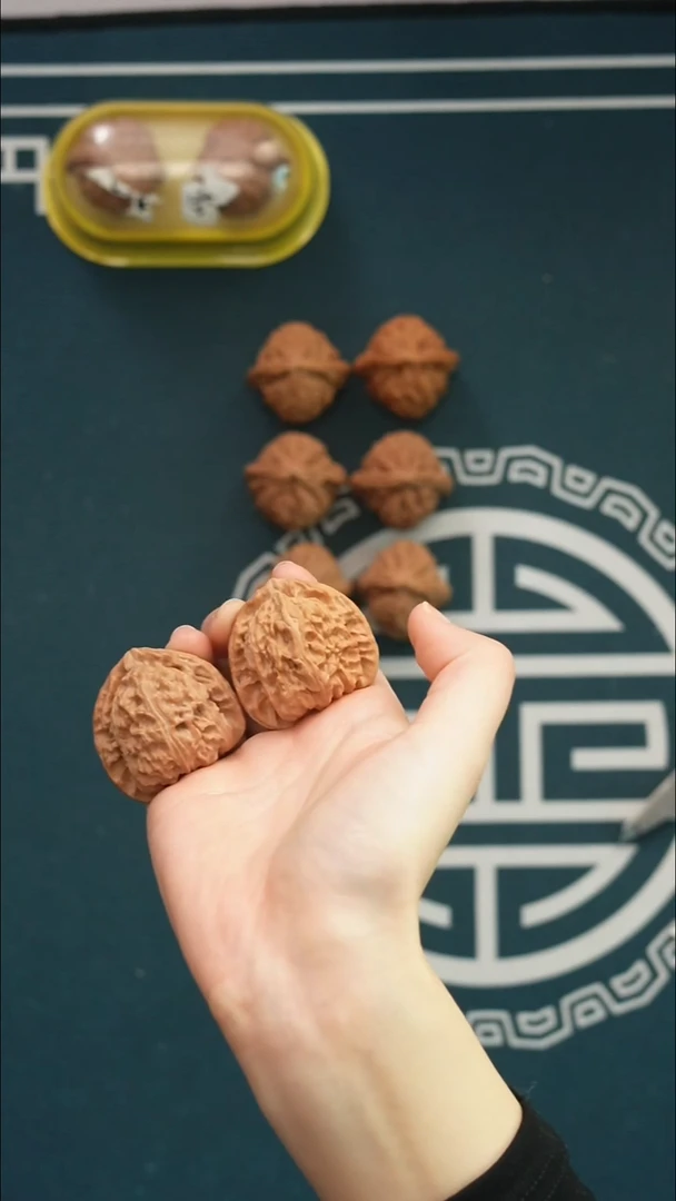 吊坠文玩核桃精对三角白40全