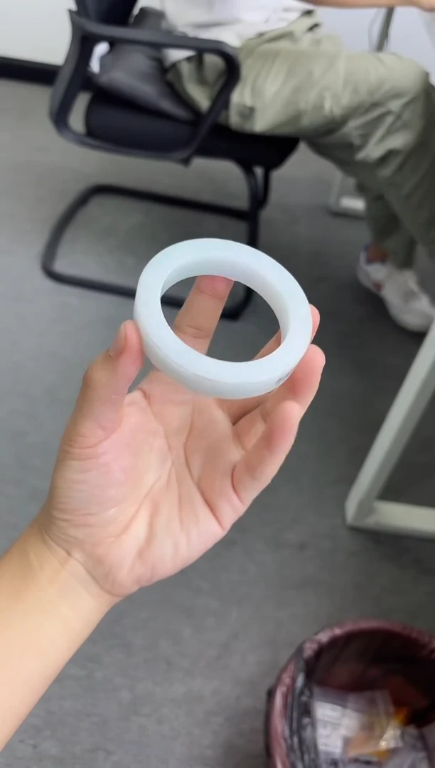 未镶嵌手镯定制翡翠手镯