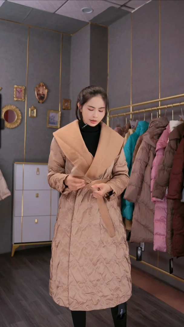 11223344鹅绒服设计师