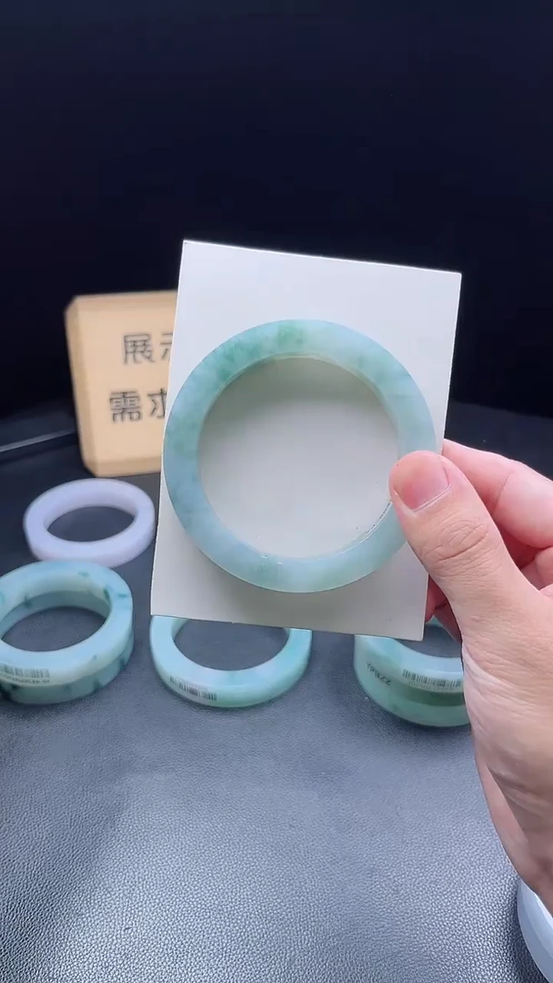 未镶嵌手镯定制翡翠小****?定制