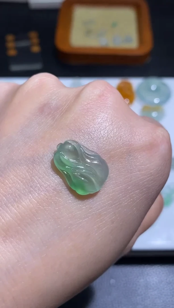 未镶嵌定制翡翠翡翠毛货~
