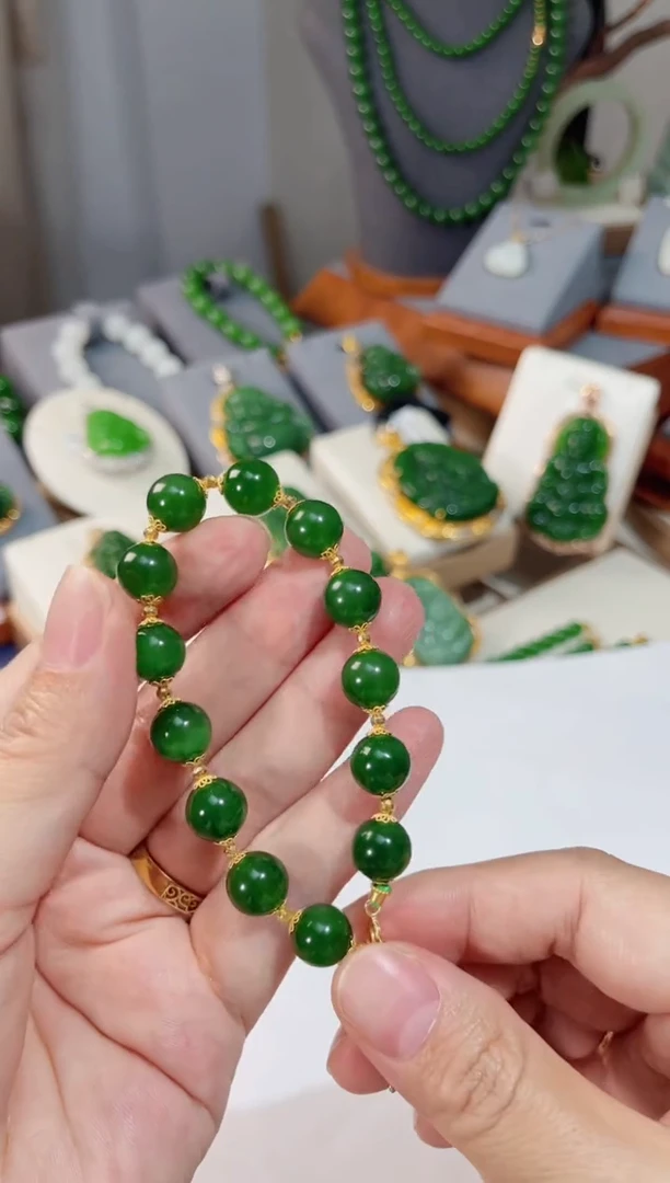 18K金镶嵌手串和田玉9.5mm