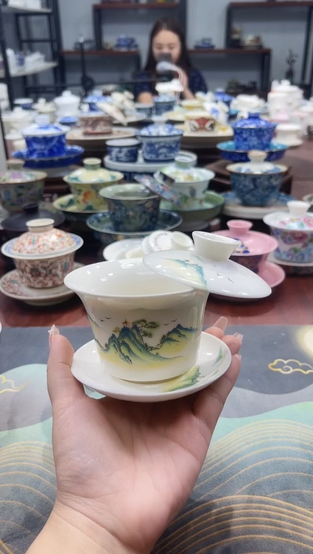中号马蹄绿山水悬停盖碗