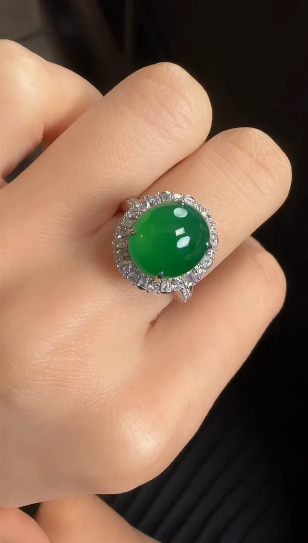 【闪购商品】翡翠戒指18K金镶嵌641蛋面一枚