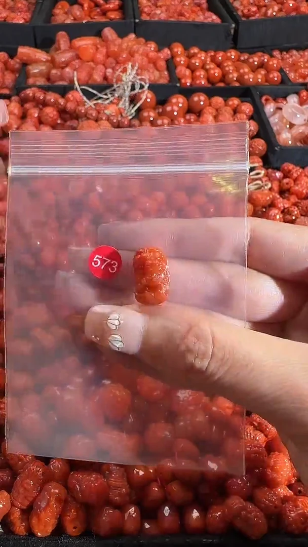 颈饰未镶嵌南红玛瑙1