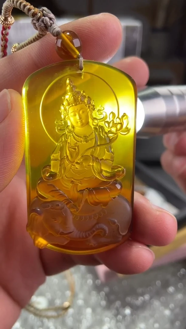 琥珀颈饰未镶嵌普贤