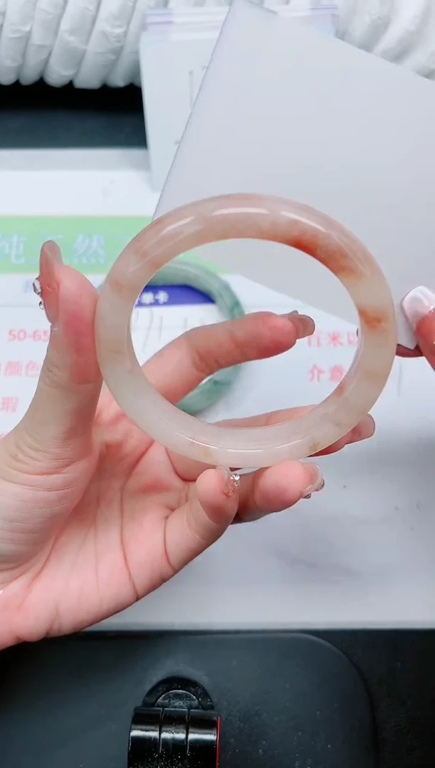 【闪购商品】石英质玉手镯未镶嵌272