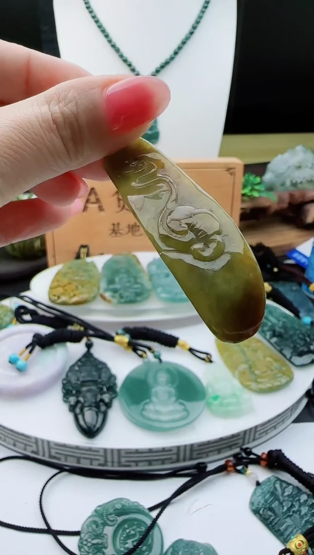 【闪购商品】翡翠颈饰未镶嵌11111111