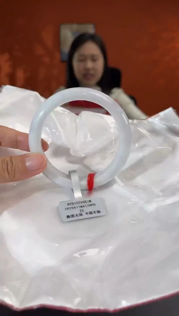 未镶嵌手镯翡翠3        圈口58