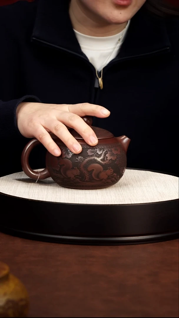 茶壶紫砂宜兴紫砂 松鼠西施壶石红 李恒阳