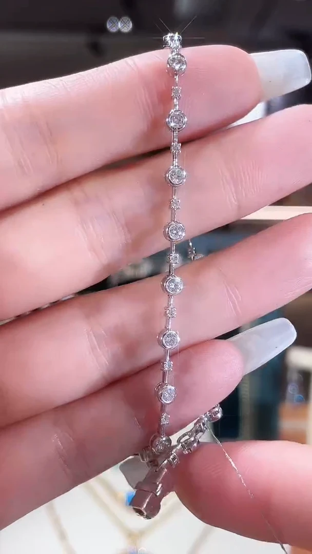 18K金镶嵌实验室培育钻石手链白色