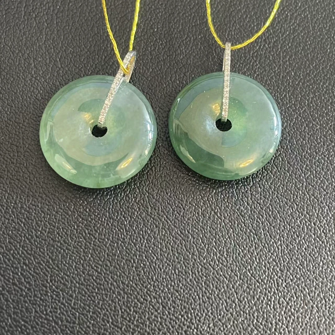 2025 天然翡翠18k金扣镶嵌平安扣吊坠【多样性发一】