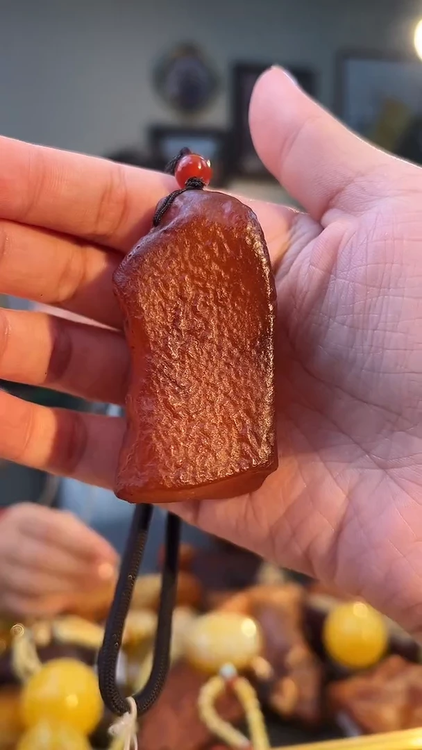琥珀颈饰未镶嵌手把