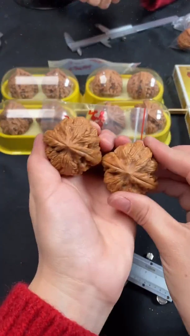 把件文玩核桃红锦鲤42尺Z620