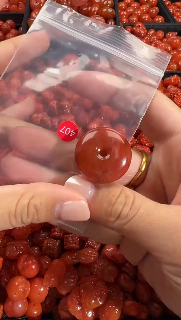 颈饰未镶嵌南红玛瑙1