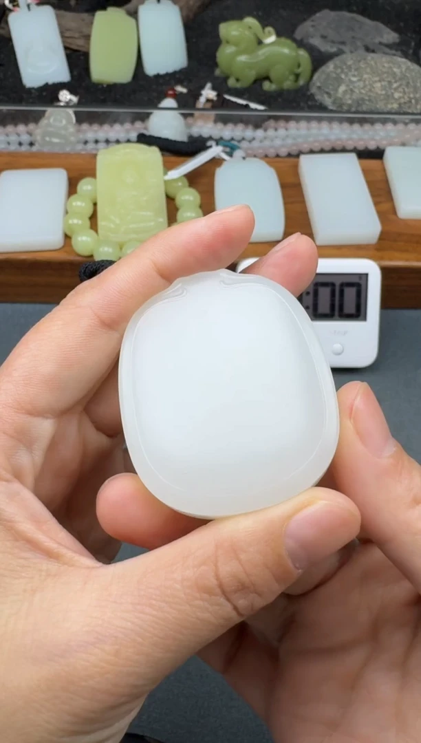 颈饰未镶嵌和田玉清**面2