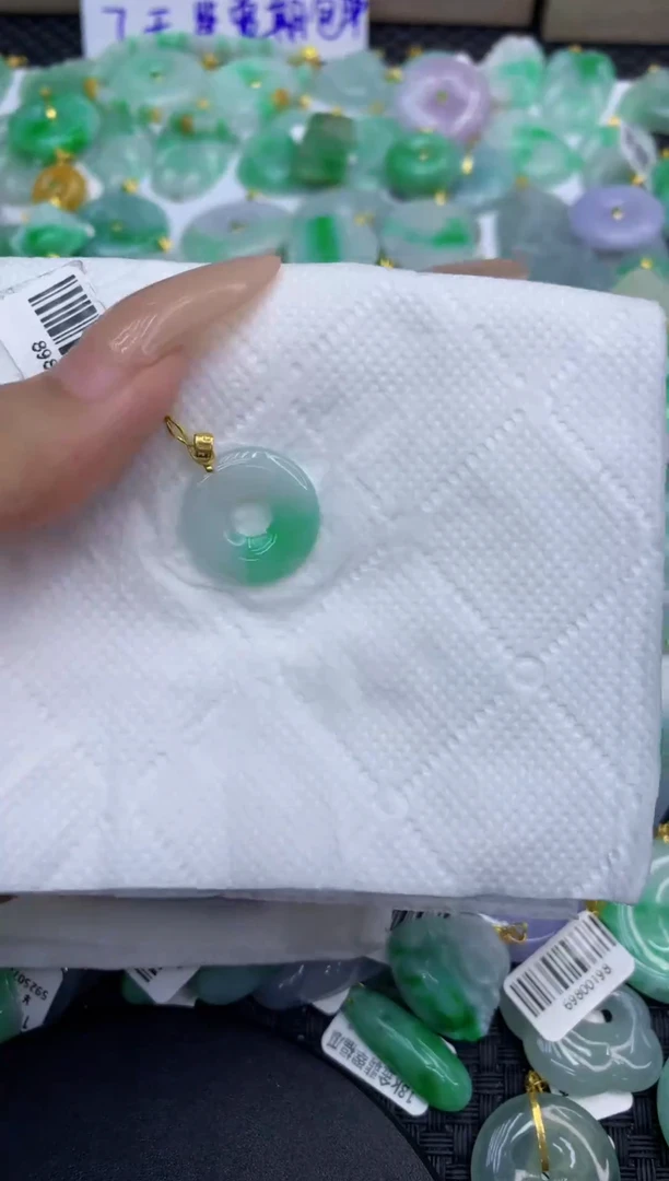 颈饰未镶嵌翡翠天然缅甸A货翡翠