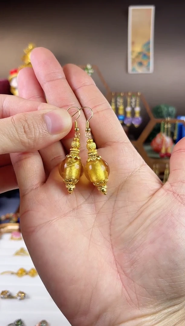 手工艺品琉璃，漆金琉璃耳钩-1