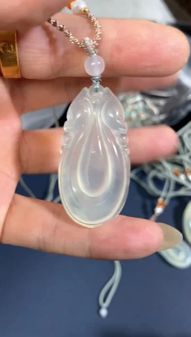 【闪购商品】蛇纹石玉颈饰未镶嵌岫玉