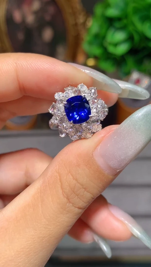 蓝宝石戒指铂Pt950镶嵌3.07CT