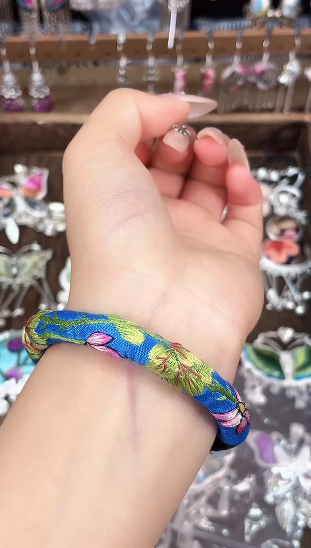 织绣民族风非遗老绣饰品502*