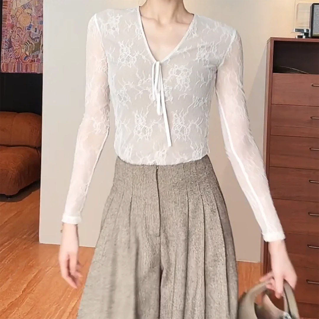 秋季新款气质百搭时尚修身设计感蕾丝上衣C6392