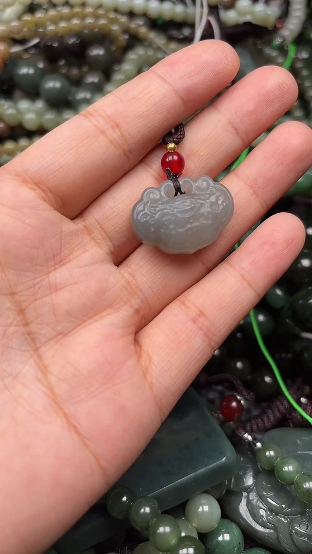 和田玉未镶嵌颈饰1