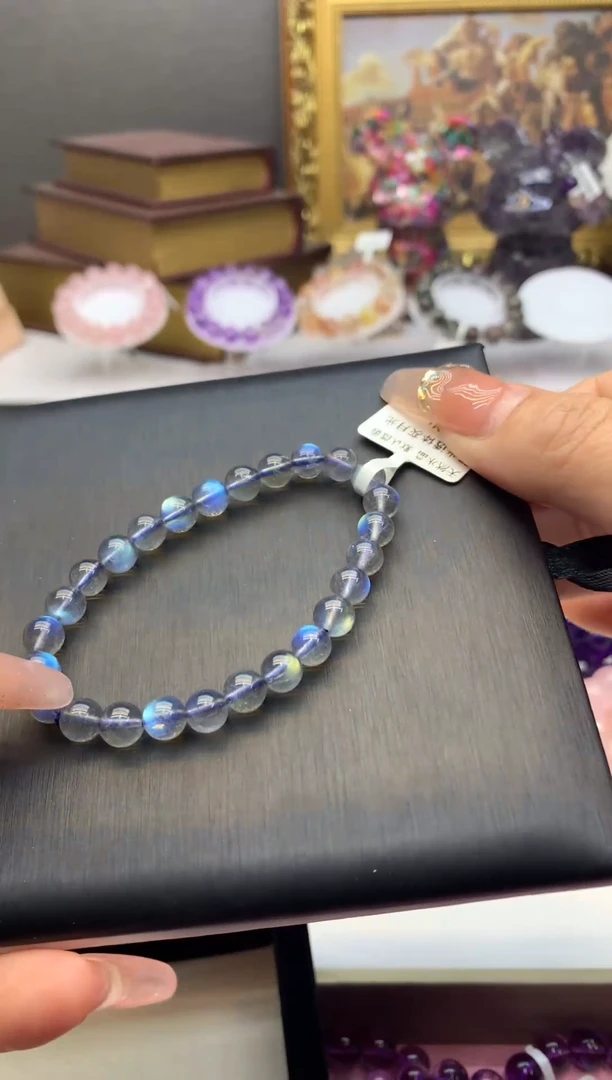 【闪购商品】水晶手串未镶嵌强光透体灰月光7+