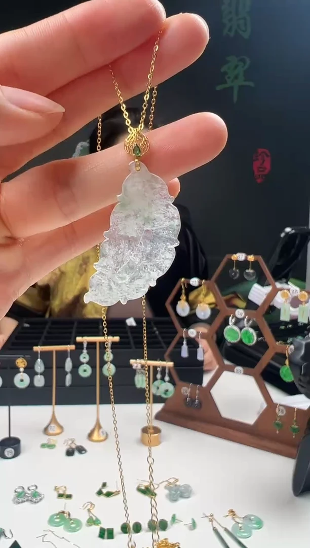 吊坠(赠链)18K金镶嵌翡翠001