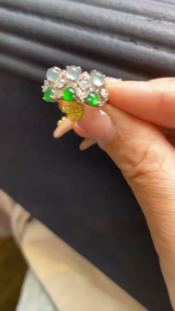 【闪购商品】翡翠颈饰未镶嵌      *53