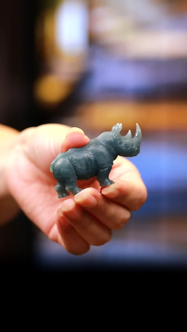 未镶嵌摆件翡翠犀牛