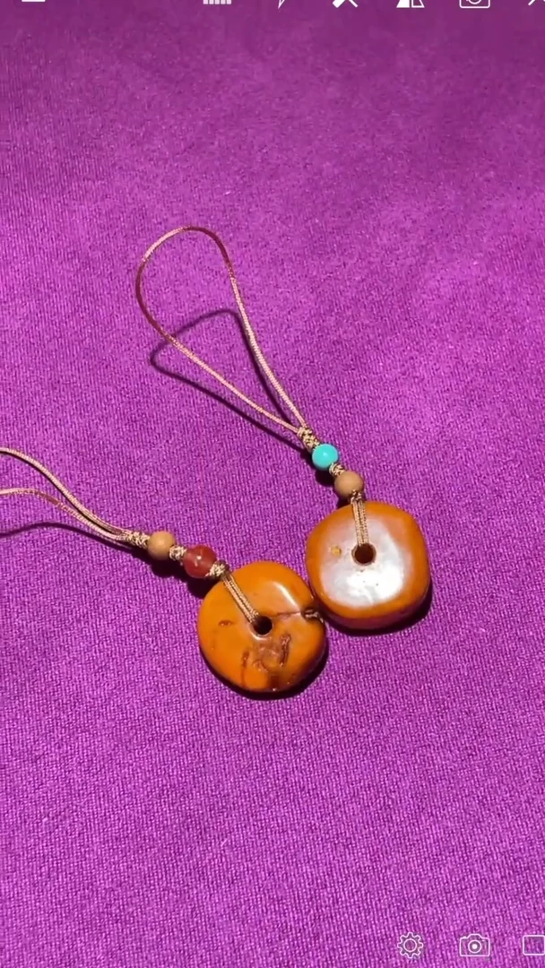 【闪购商品】蜜蜡裸石未镶嵌DQ 手机挂