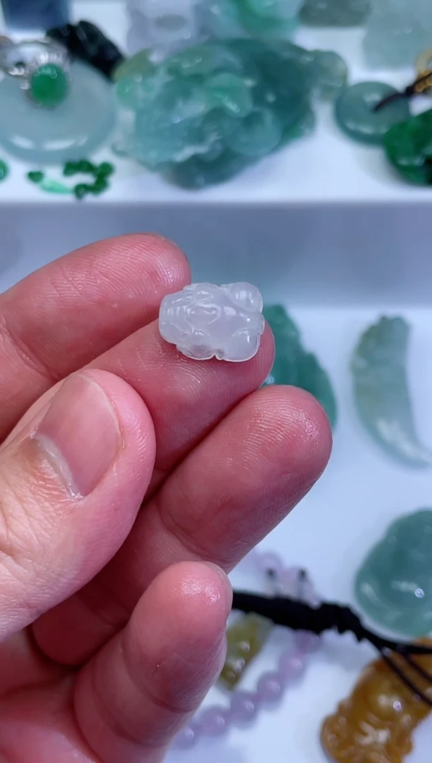 【闪购商品】翡翠颈饰未镶嵌貔貅
