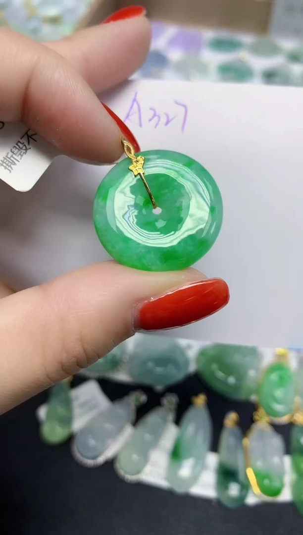 颈饰18K金镶嵌翡翠天然缅甸翡翠A货翡翠百元以上9元证书费自理