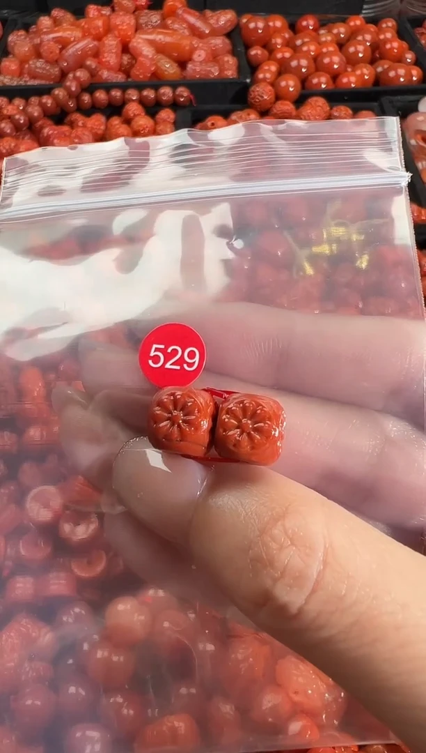颈饰未镶嵌南红玛瑙1