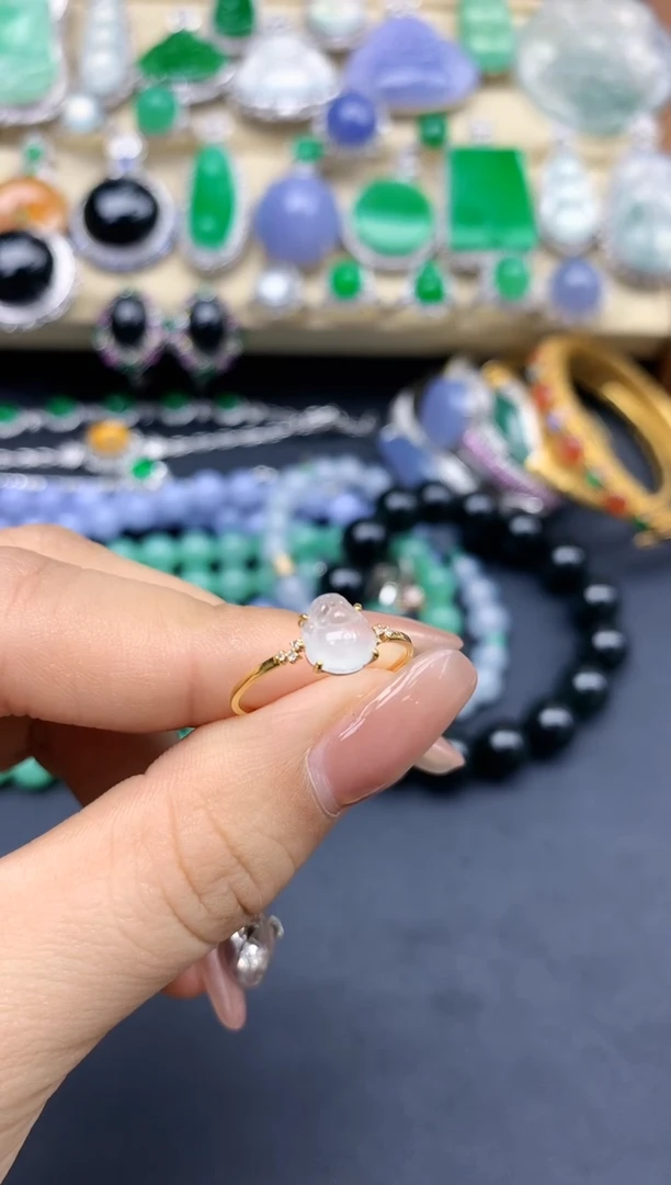 颈饰18K金镶嵌翡翠39-中国好珍宝