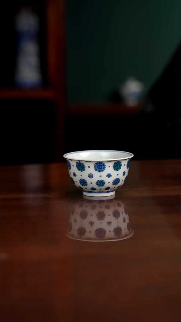 空山明月 新斗彩 皮球花