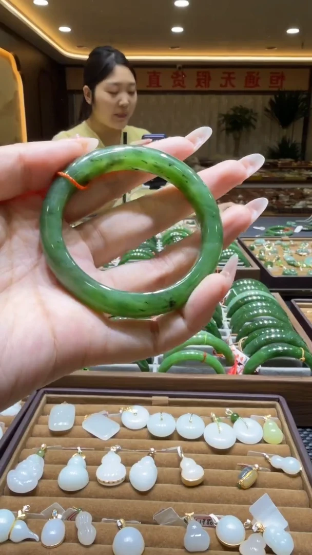 颈饰未镶嵌和田玉手镯54