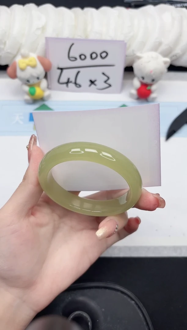 未镶嵌手镯石英质玉84-58