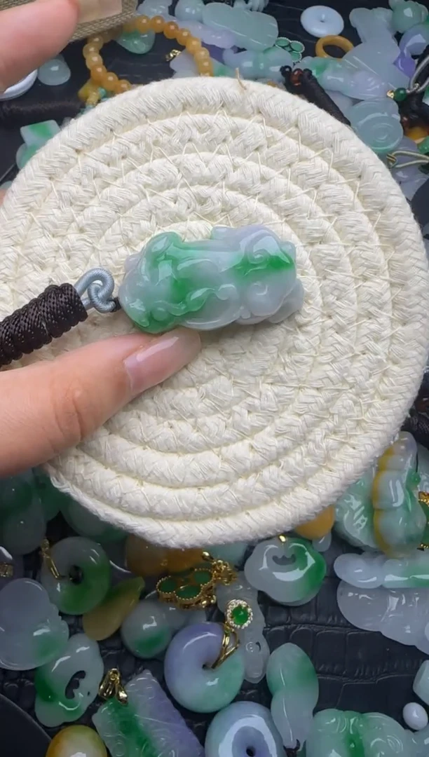 翡翠未镶嵌颈饰天然缅甸翡翠吊坠