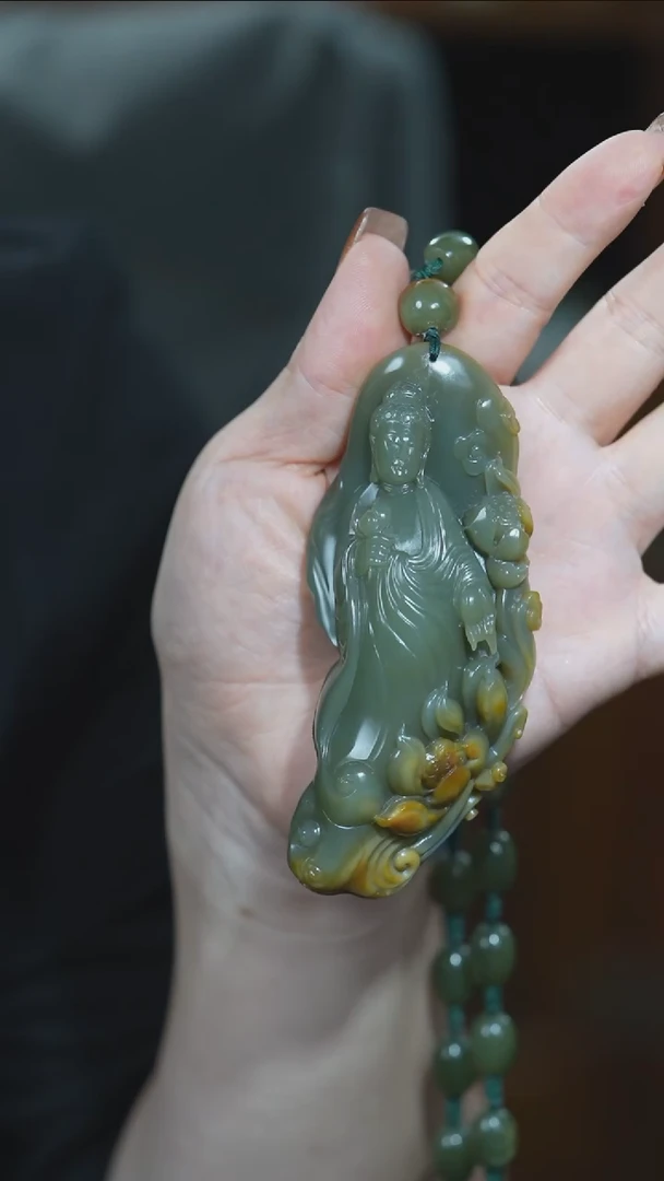 颈饰未镶嵌和田玉观大日如来