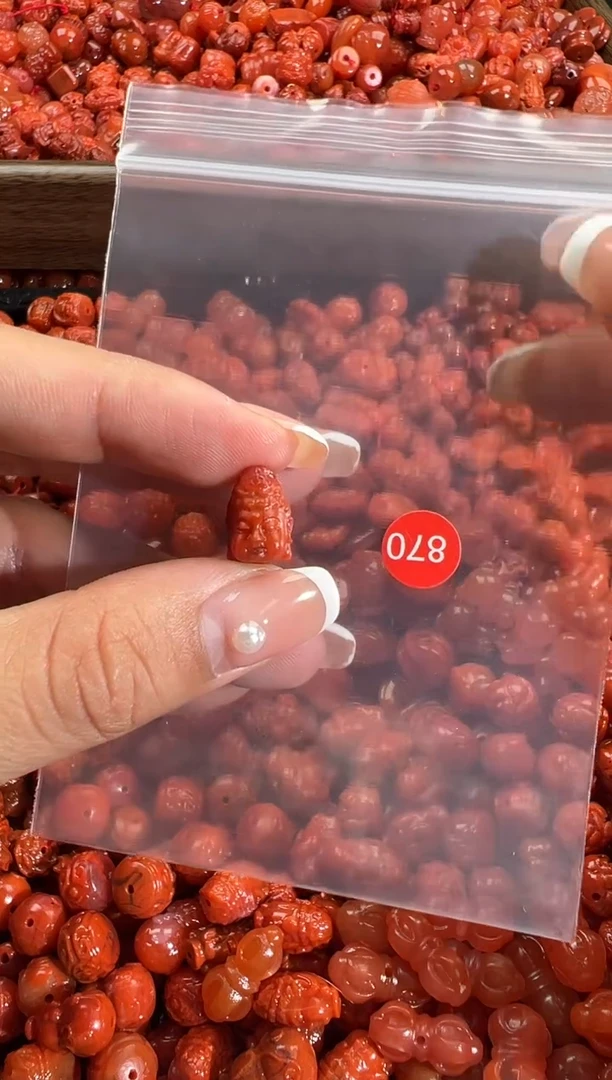 颈饰未镶嵌南红玛瑙1