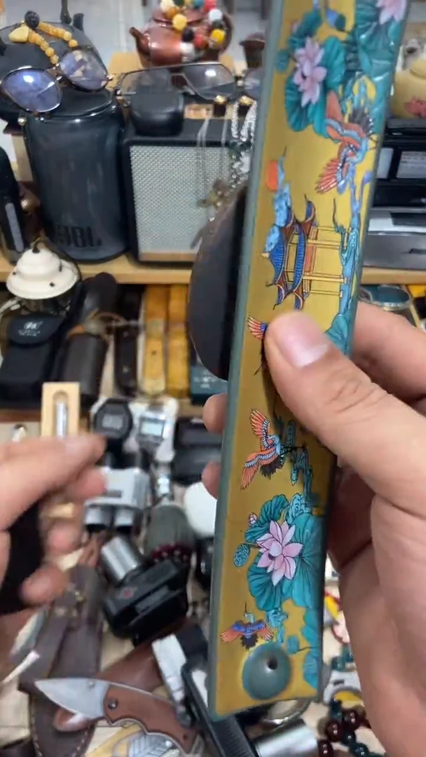 瓷片闪购商品  如图所示